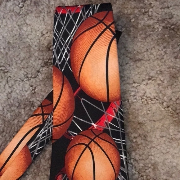 Basketball 🏀 Tie - Picture 3 of 4